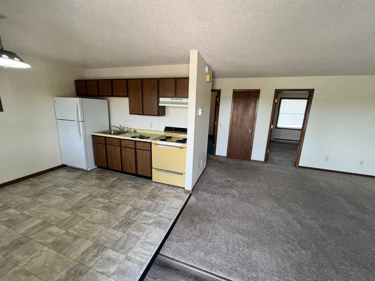 Eau Claire Apartment: 970 W Hamilton Ave