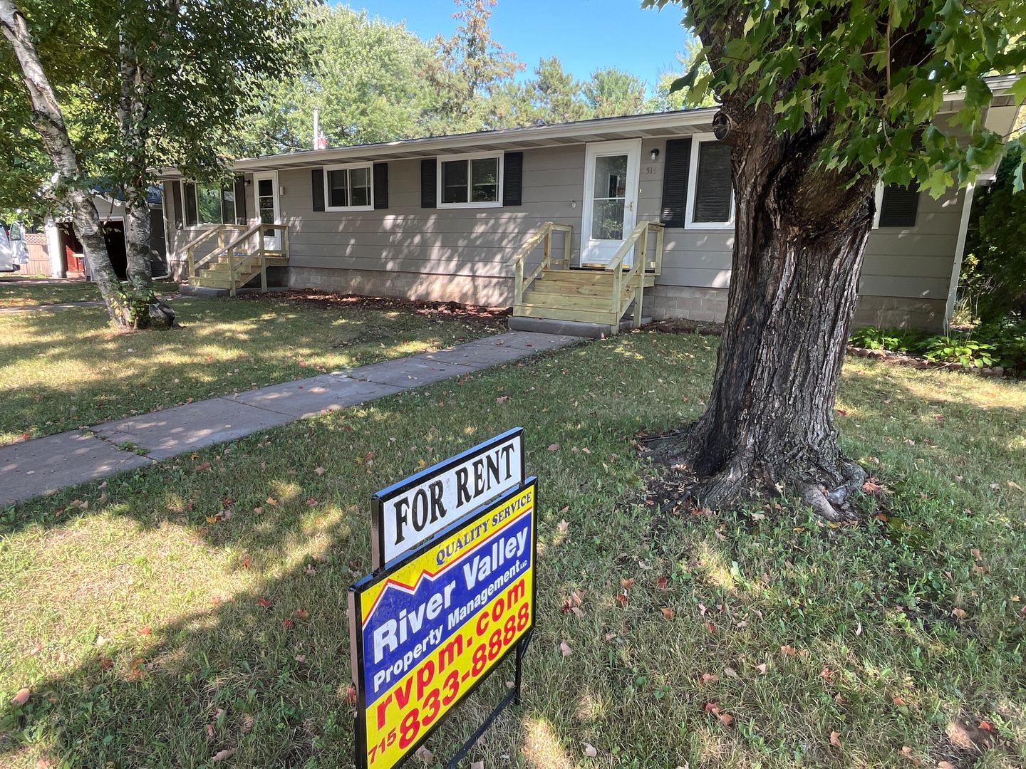 Eau Claire Apartment: 2514/16 Skeels Ave