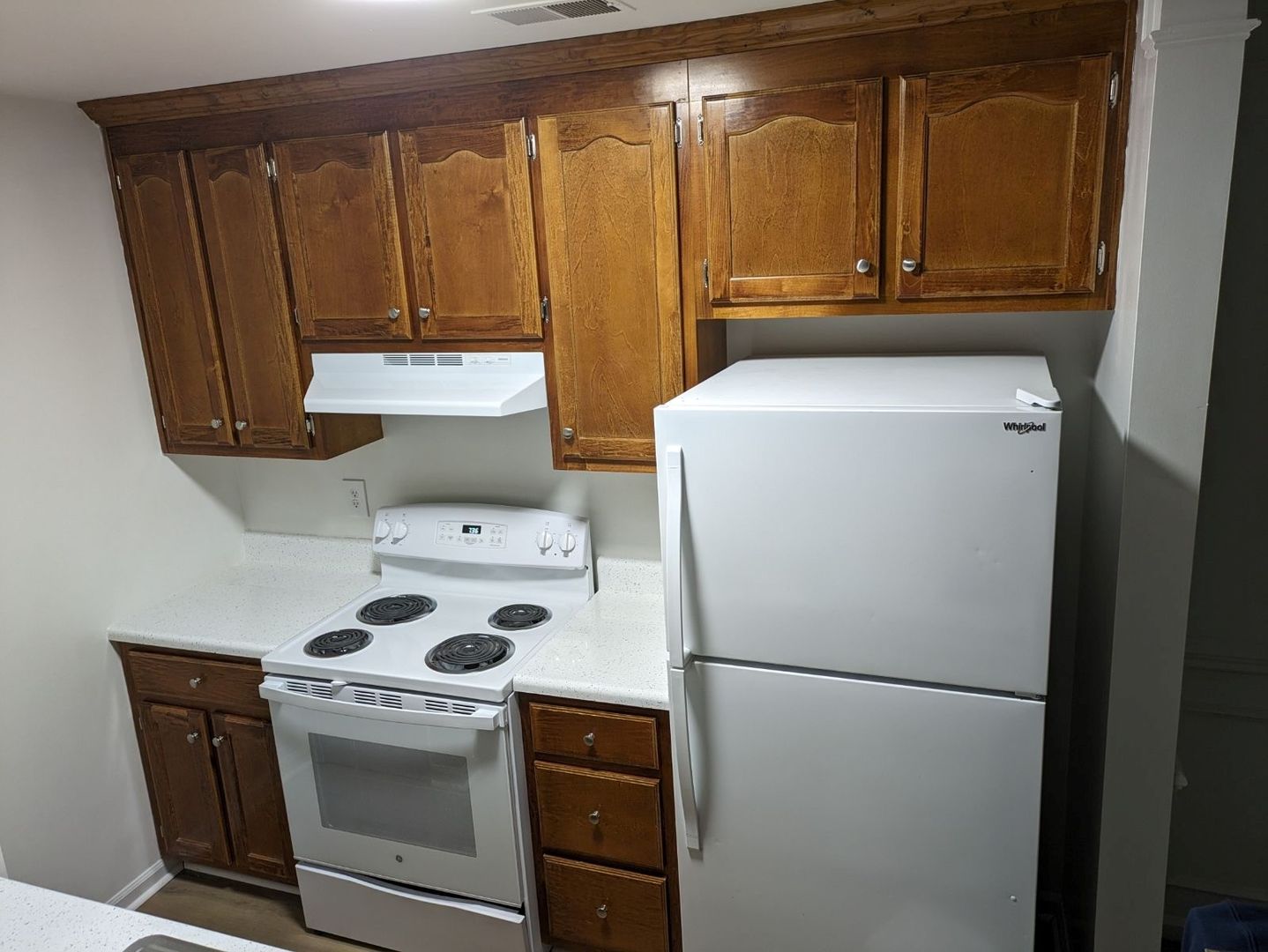 Charlottesville Apartment: 300-332 Commonwealth Court & 2427 Peyton Drive