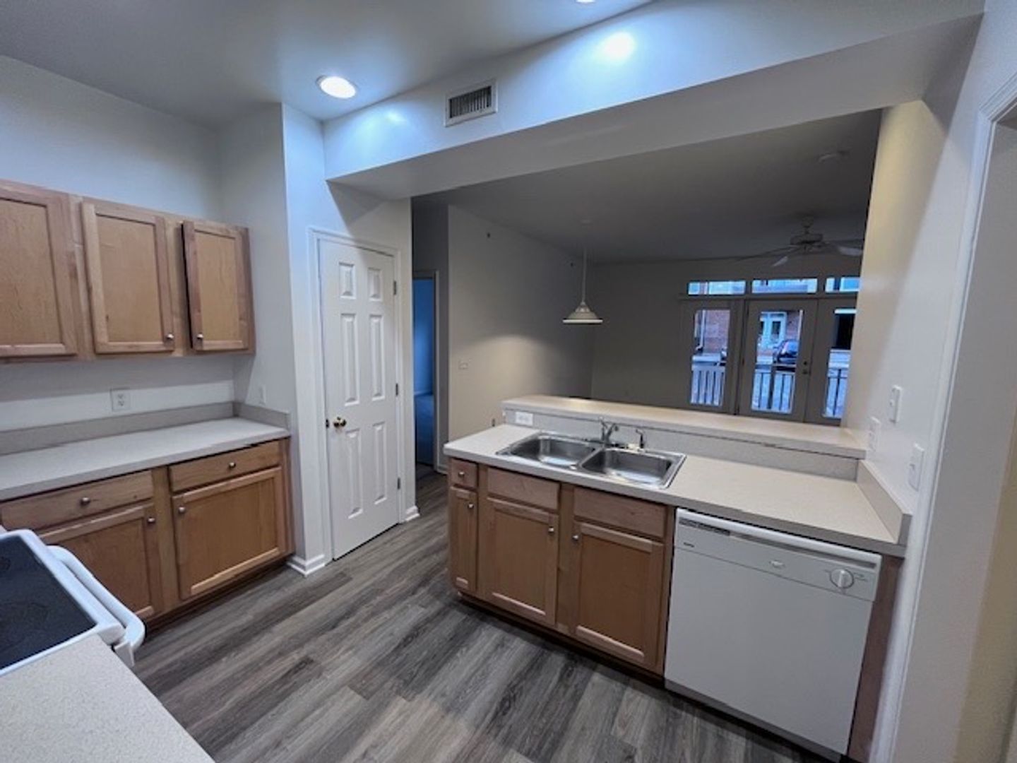 Charlottesville Apartment: 635-675 Woodbrook Drive