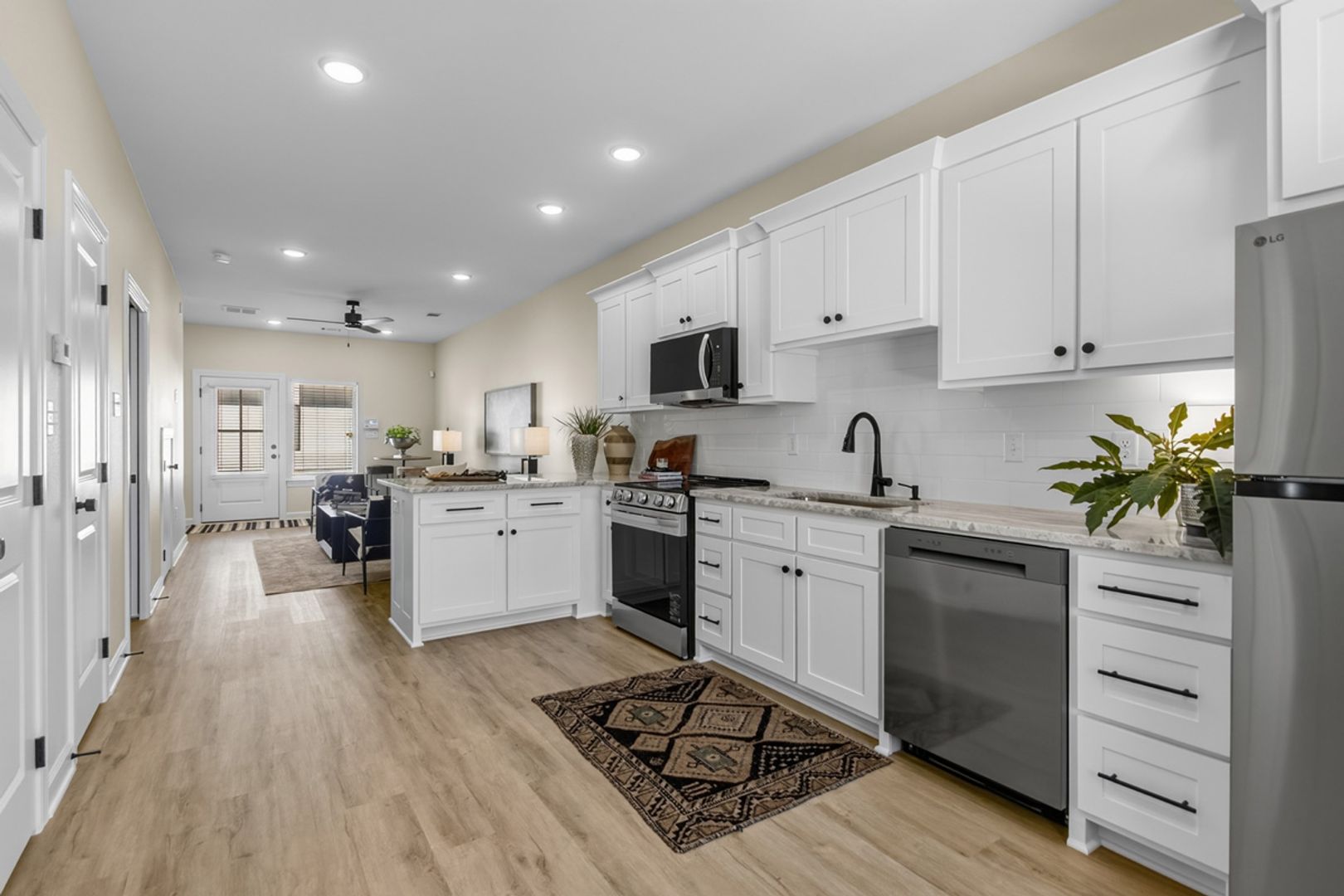 The Scott - 201 E 17th Street 3 of 12