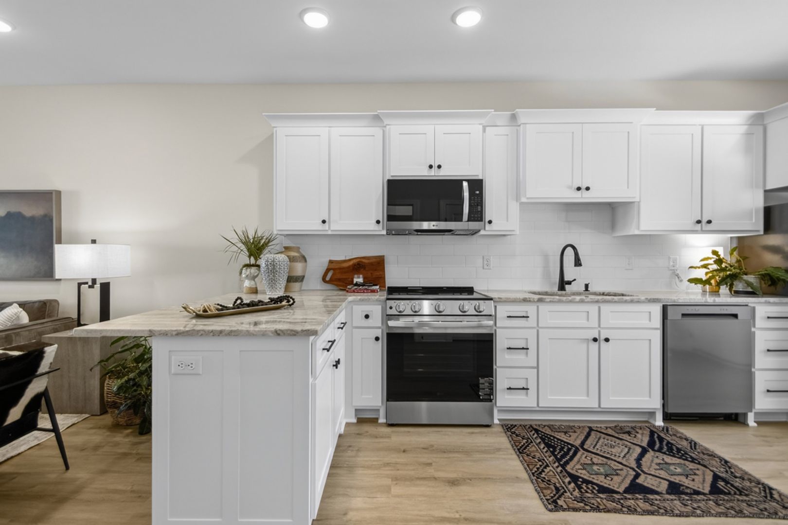 The Scott - 201 E 17th Street 8 of 12