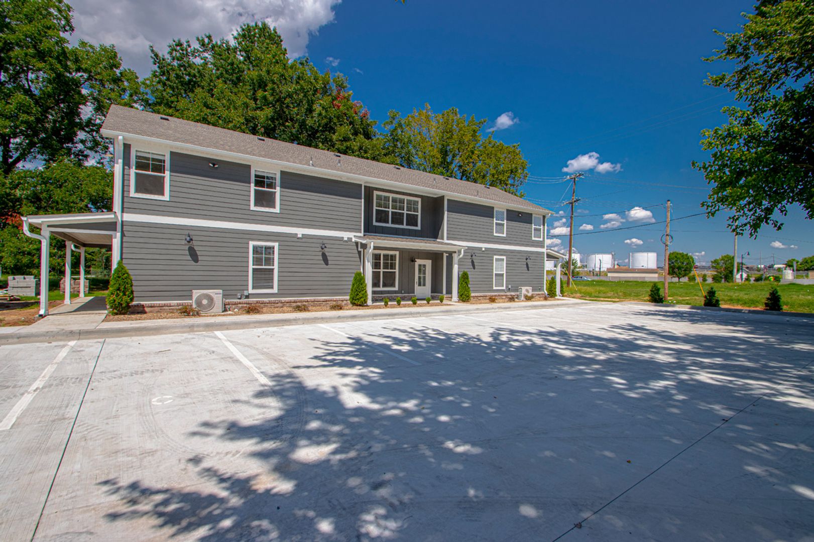 1 Bed 1.5 Bath Luxury Energy Efficient Townhome - Rockwater Village 4 of 12