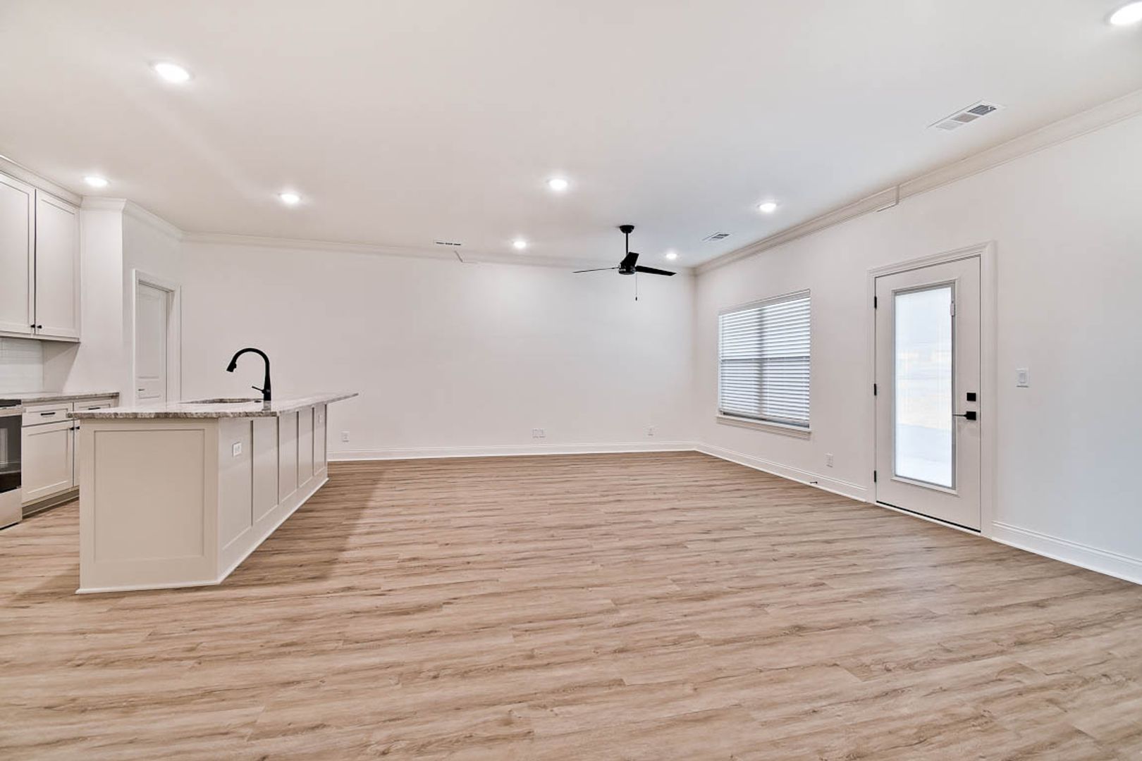 1041 Nottington St 6 of 8