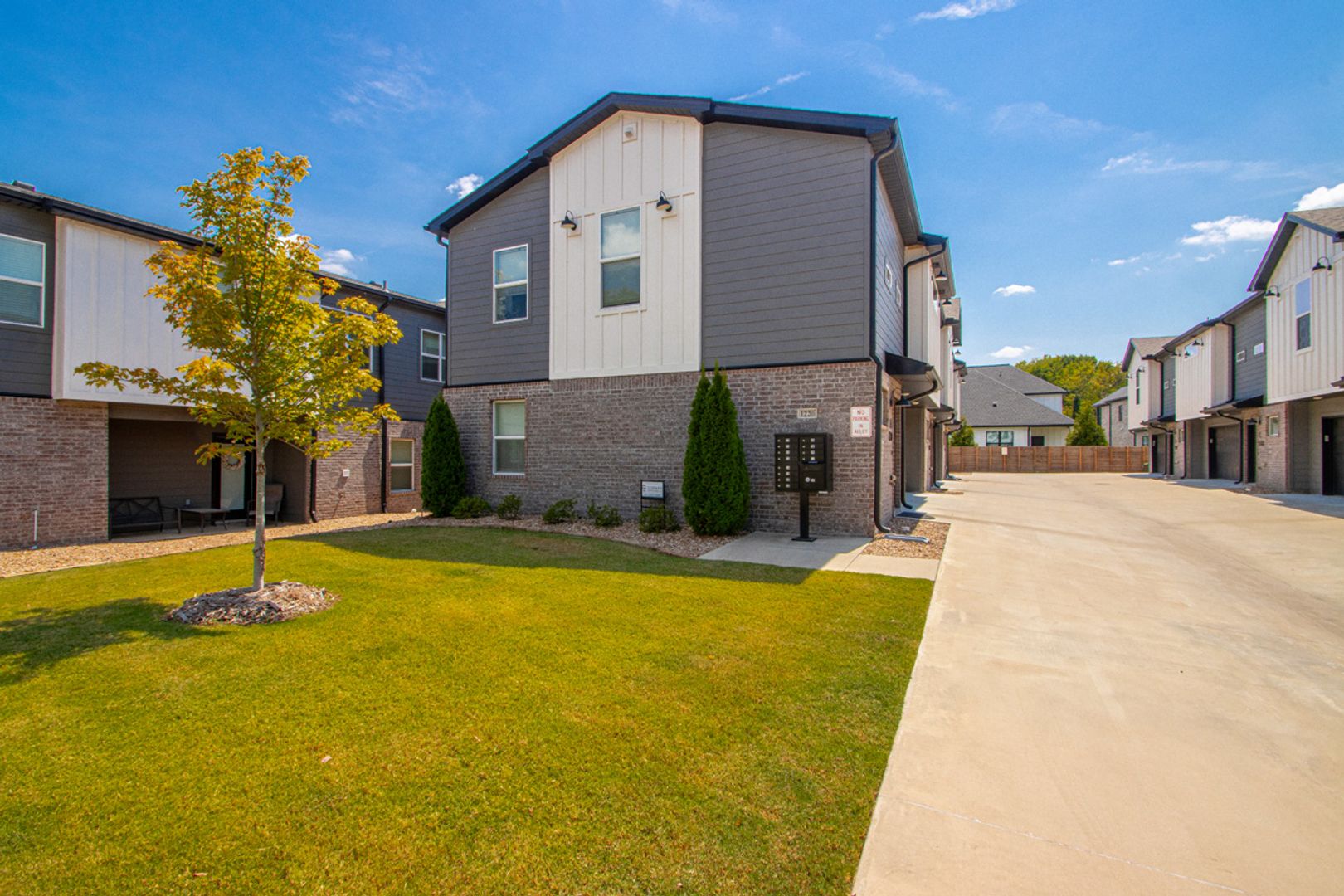 Luxury 2 Bed / 2 Bath Townhome with 2-Car Garage in Rockwater Village 9 of 12