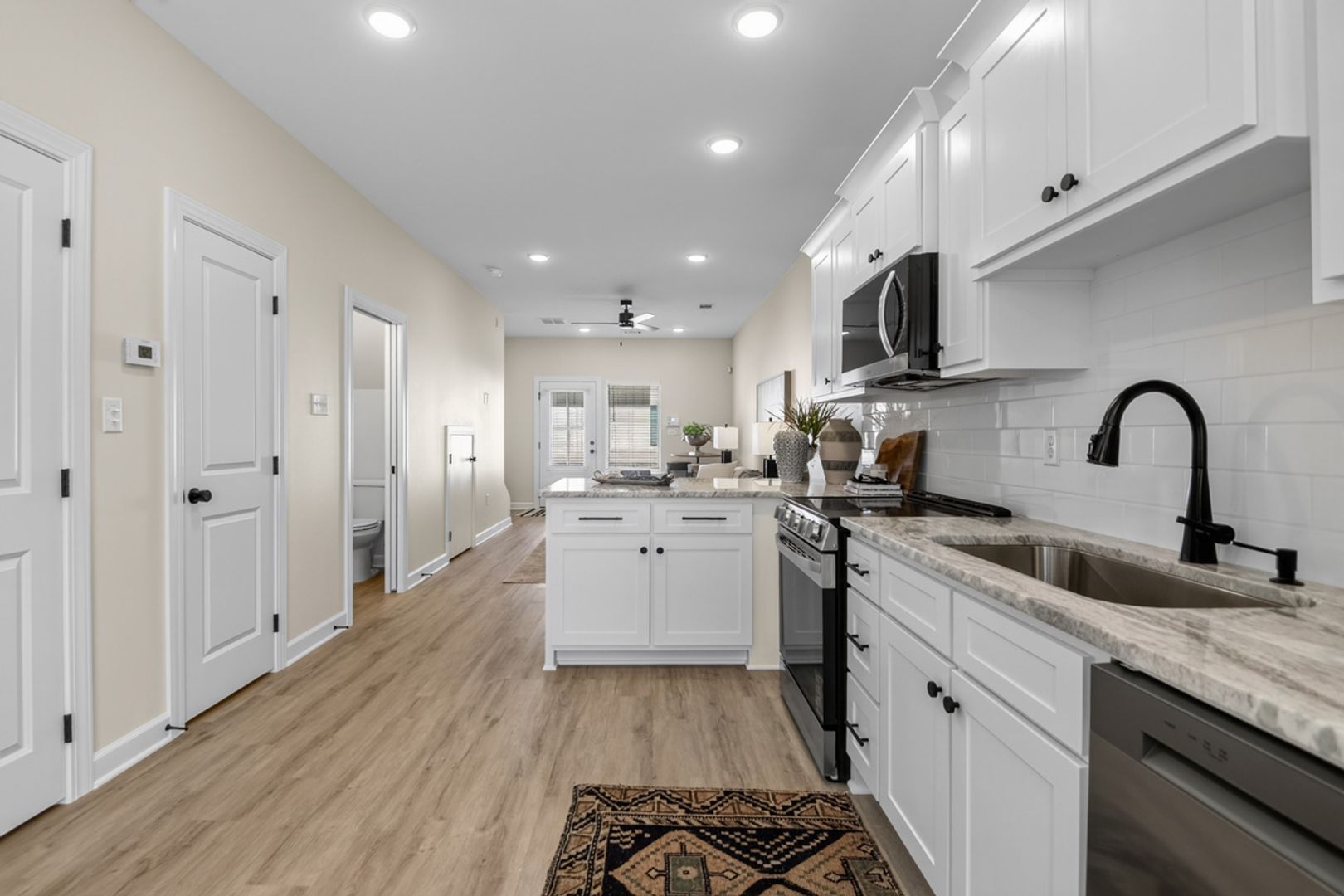 The Scott - 201 E 17th Street 4 of 12