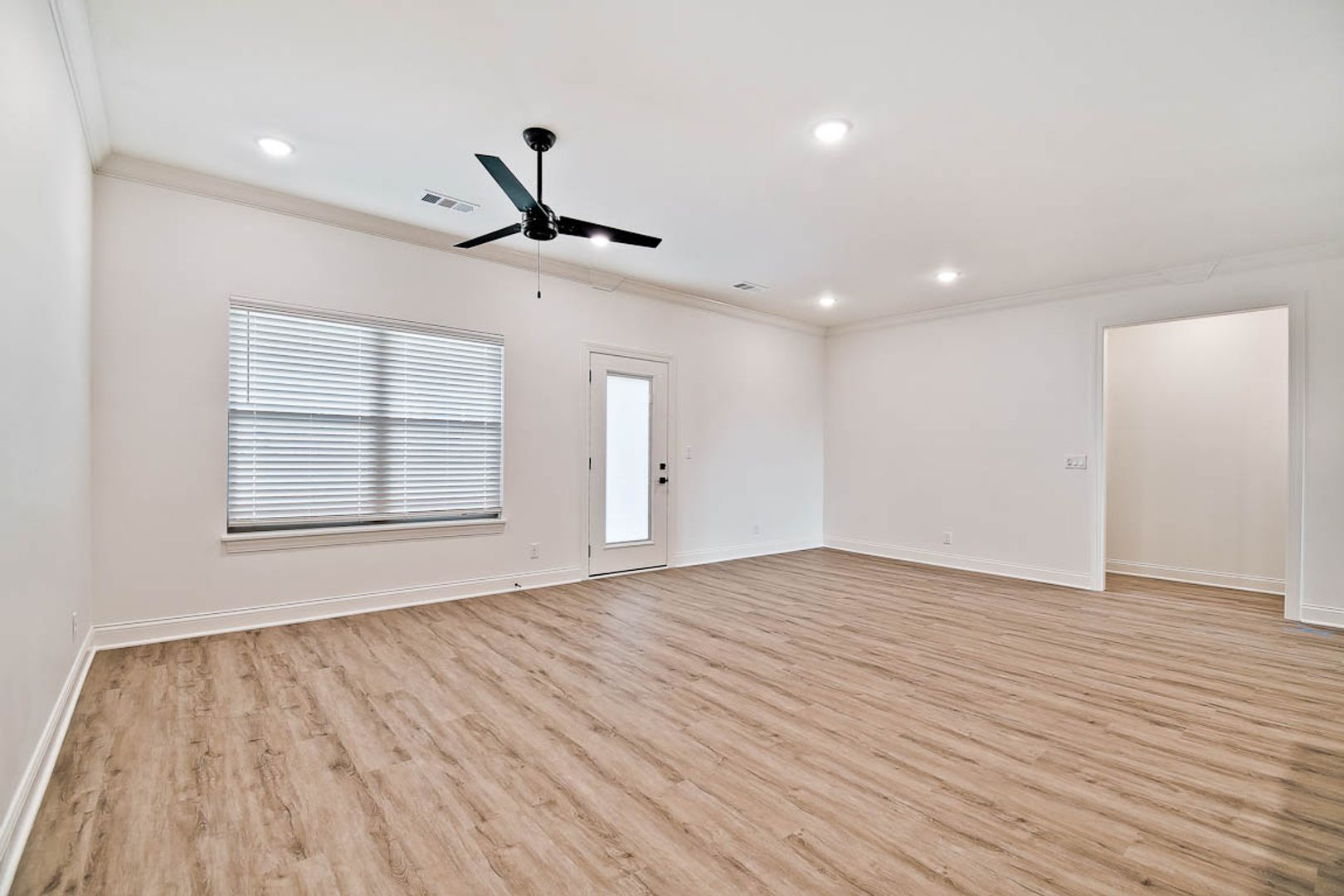 1041 Nottington St 4 of 8