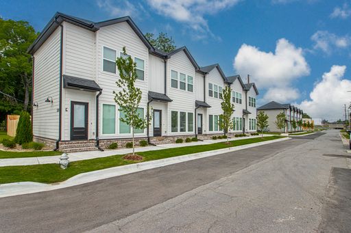 1 Bed 1 Bath Luxury Energy Efficient Townhome - Rockwater Village – photo 1