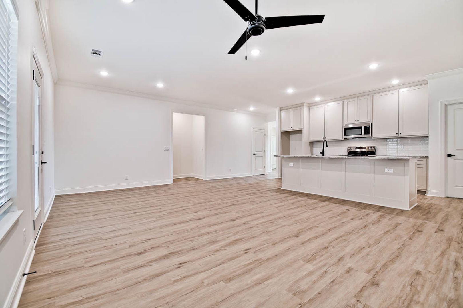 1041 Nottington St 5 of 8