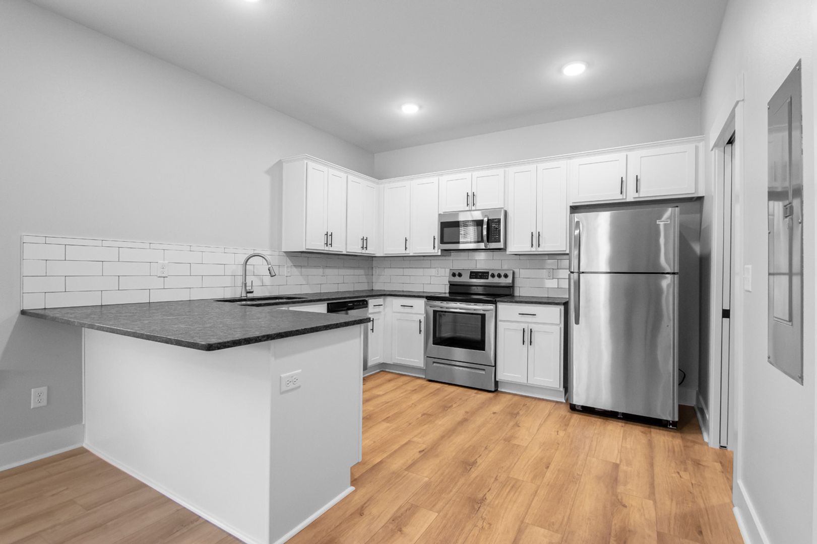Argenta 1 Bed 1.5 Bath Luxury Energy Efficient Townhome 9 of 12