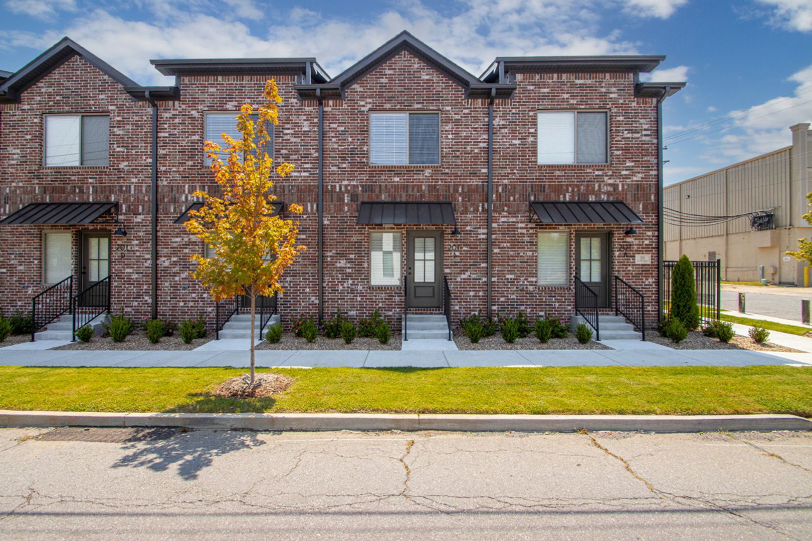The Scott - 201 E 17th Street 2 of 12