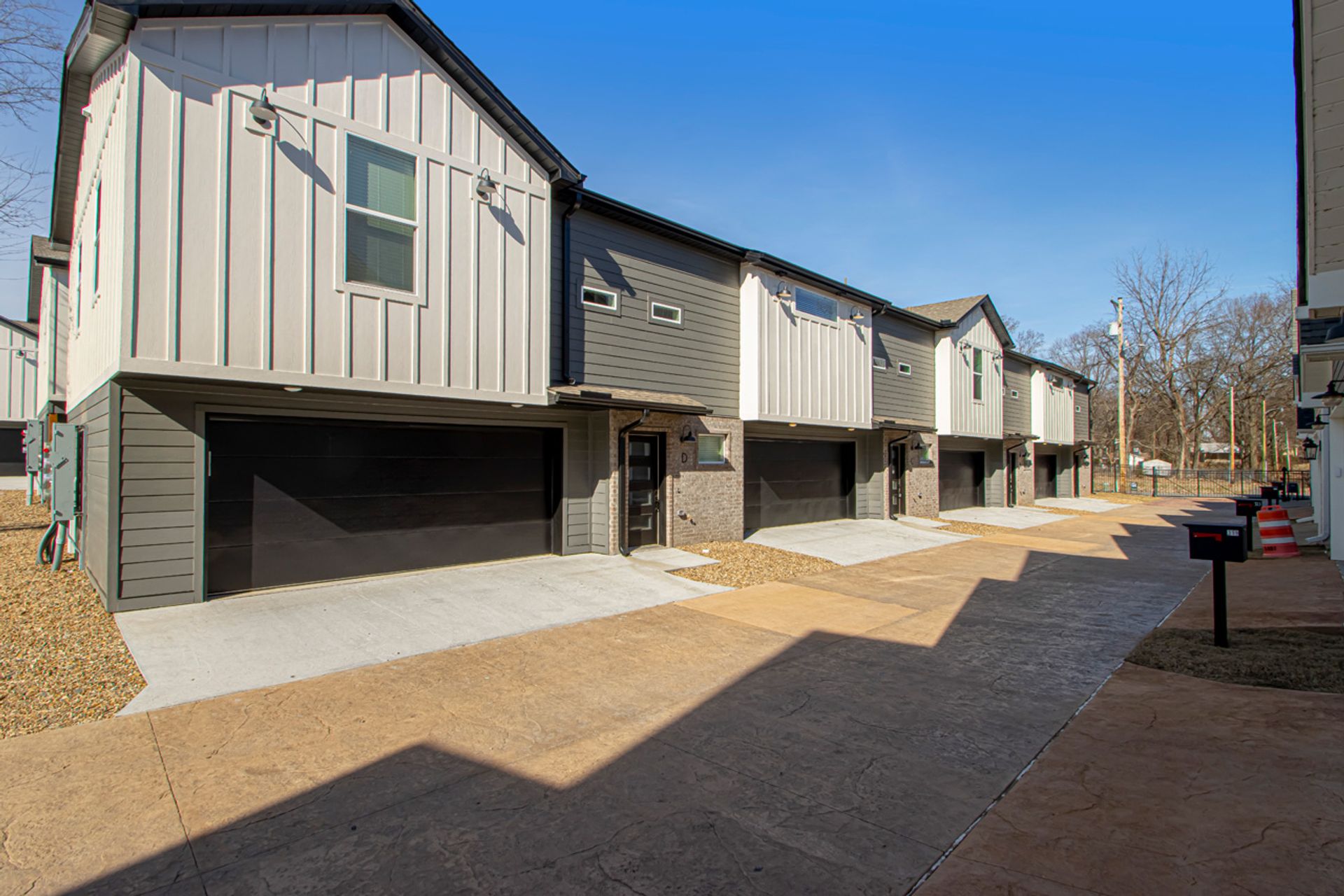 2 Bed 2 Bath 2 Car Garage Townhome in Rockwater Village 5 of 12