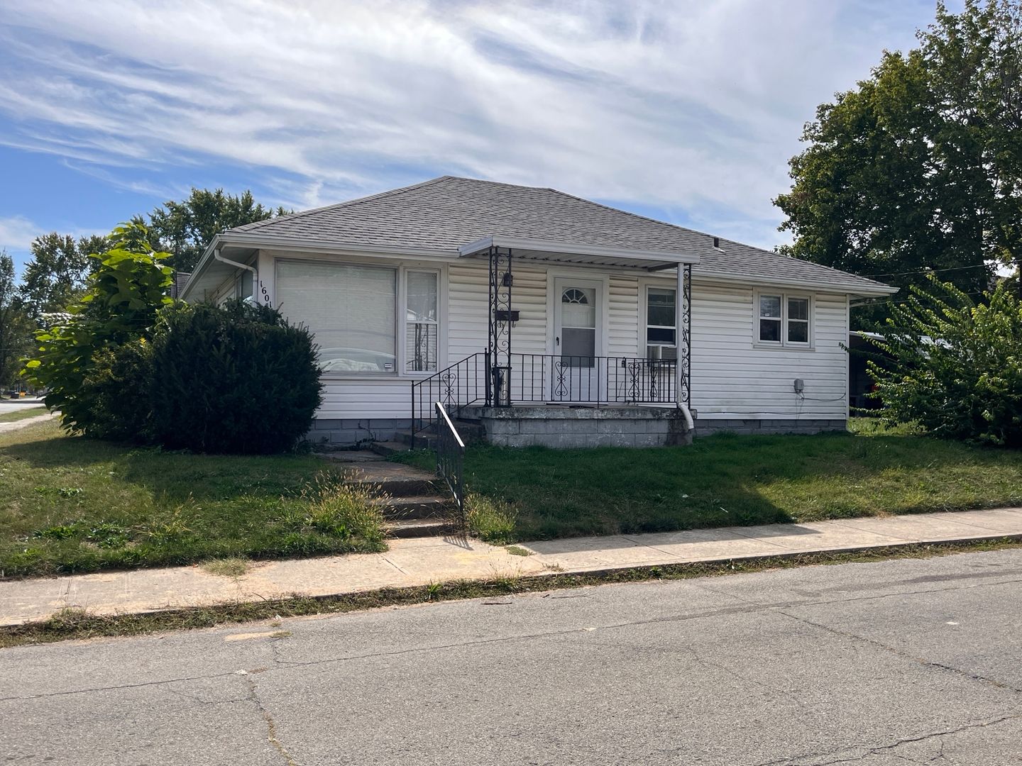 Anderson House: 1601 Fairview St