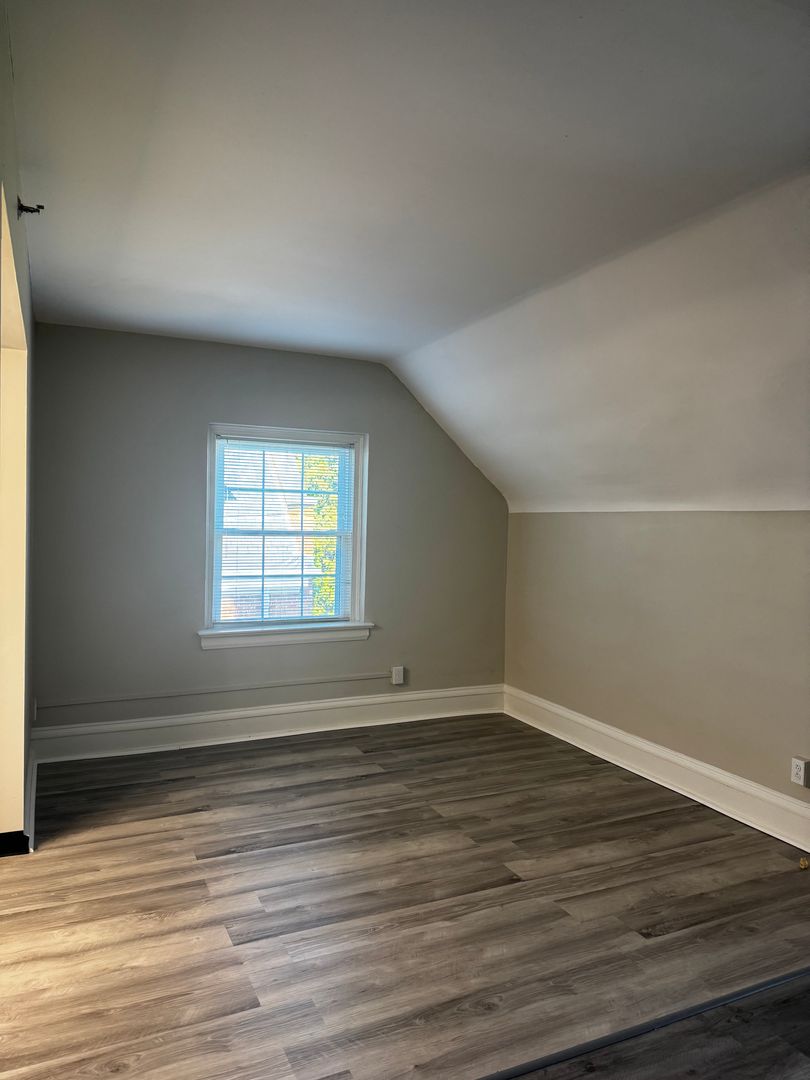 Delaware Apartment: 95 Elizabeth Street