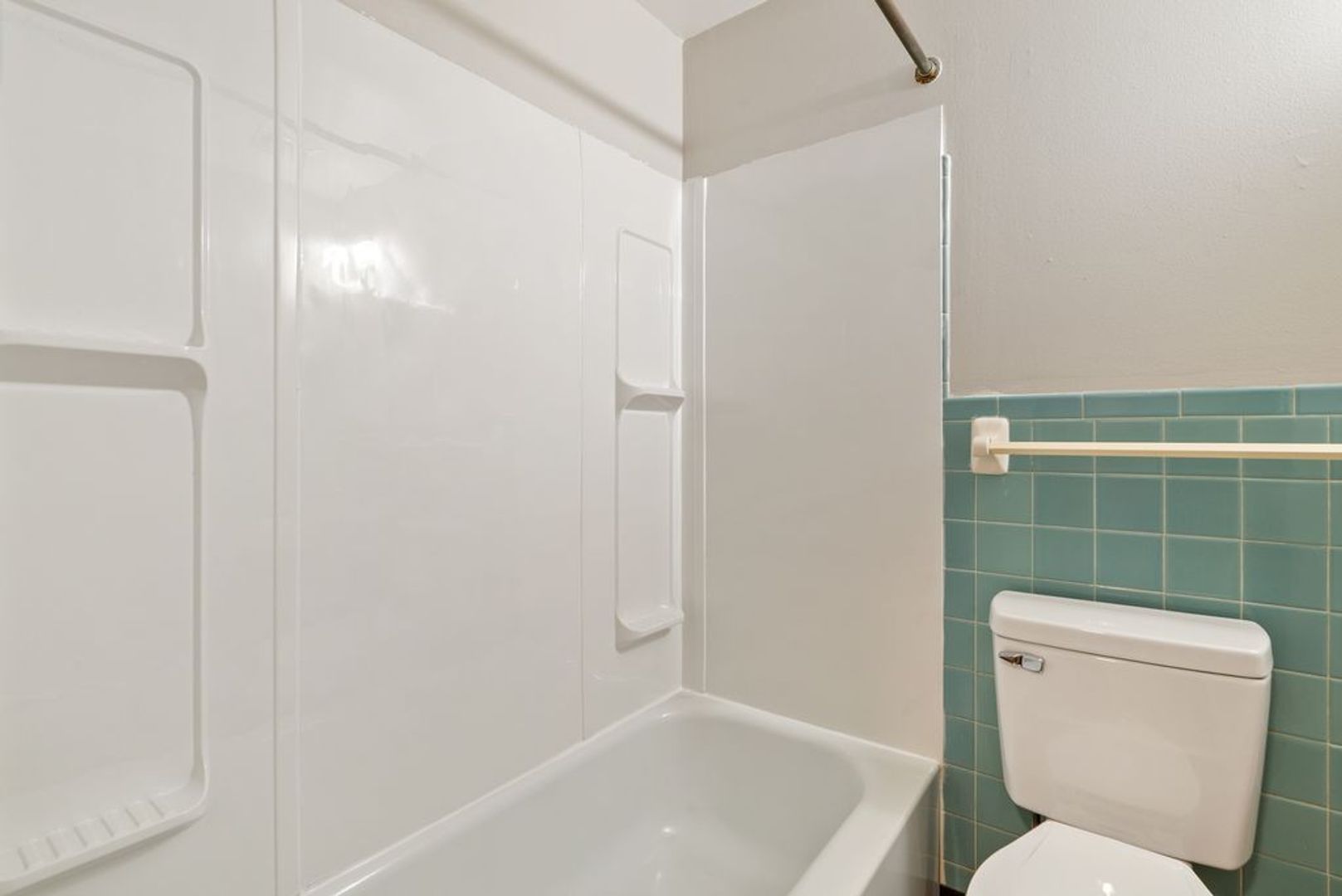 Columbus Apartment: 4991-5003 Arbor Village Drive