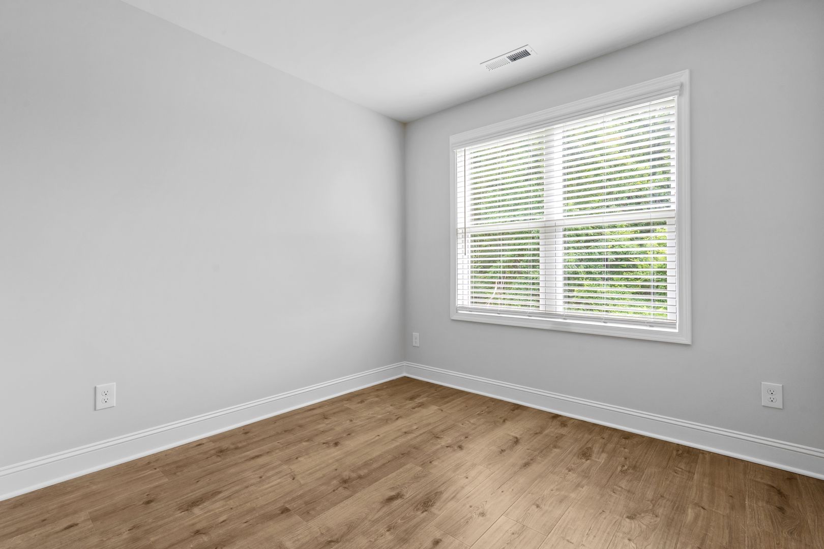 115 E Saltgrass Lane 16 of 17