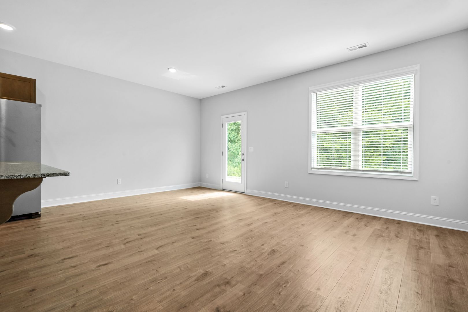 320 W Saltgrass Ln 7 of 12