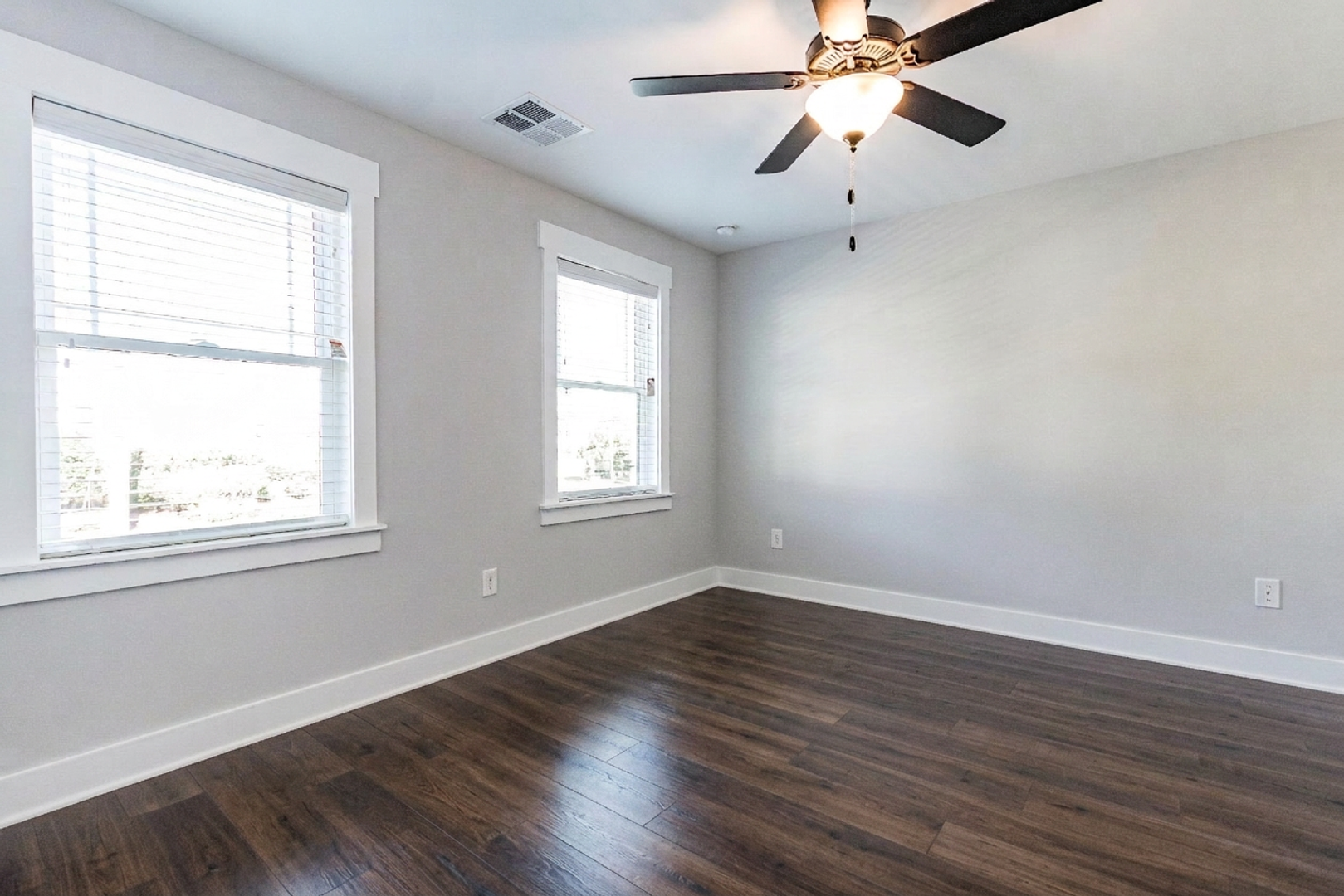645 N O'Neil Street 3 of 5