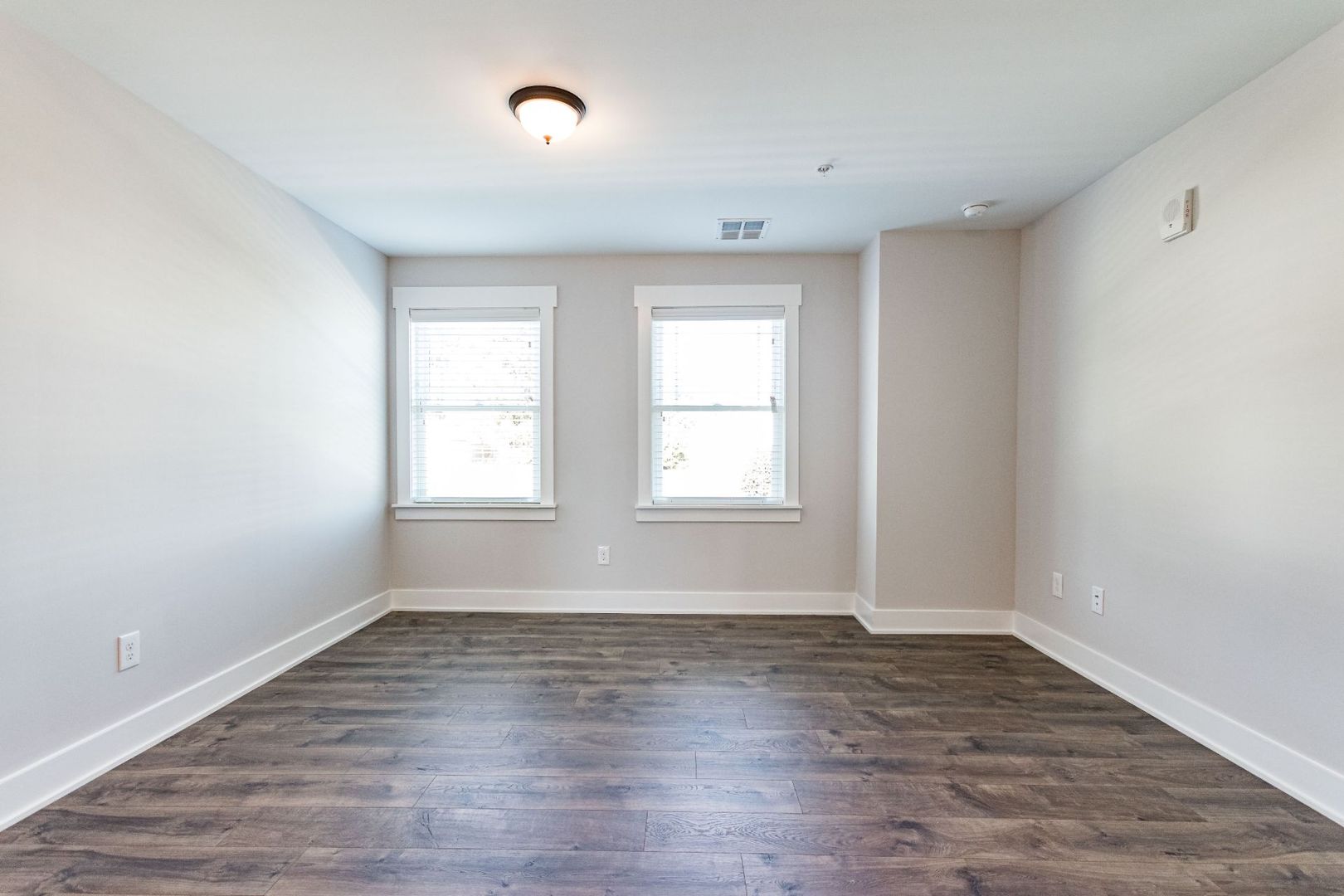 645 N O'Neil Street 2 of 5