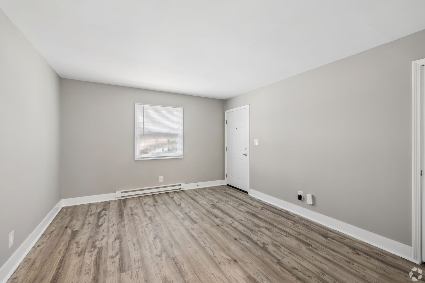 CHARLOTTE Apartment: 4142