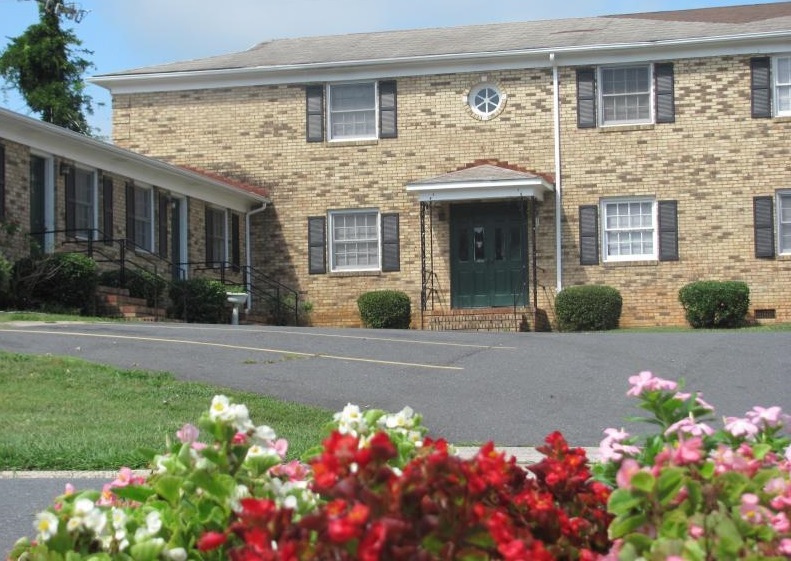 CHARLOTTE Apartment: 4111