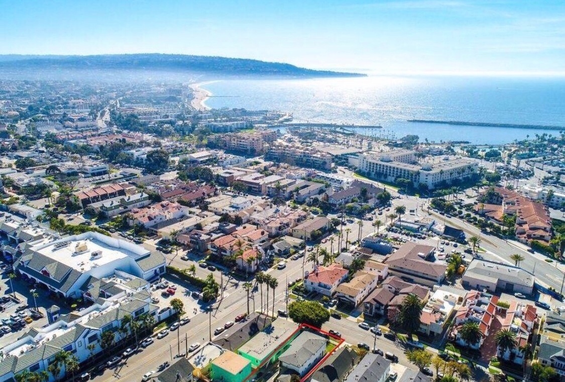 Redondo Apartment: 503 N. Elena