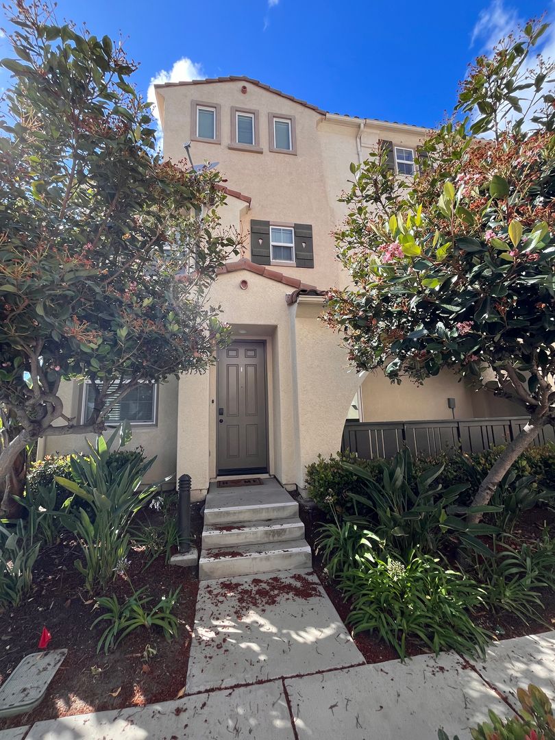 Chula Vista Apartment: 1313 Mother Lode Way #3