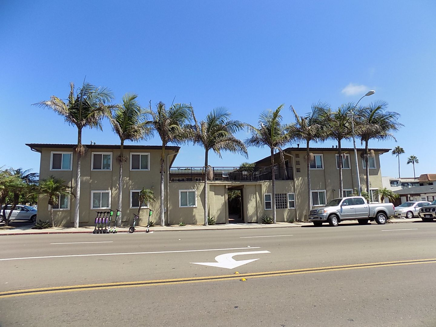 San Diego Apartment: 4773 Mission Blvd.
