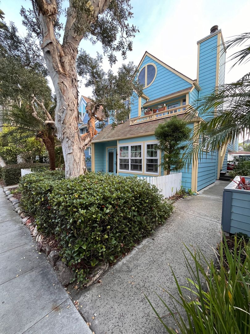 San Diego Condo: 807 Nantasket Ct. #A