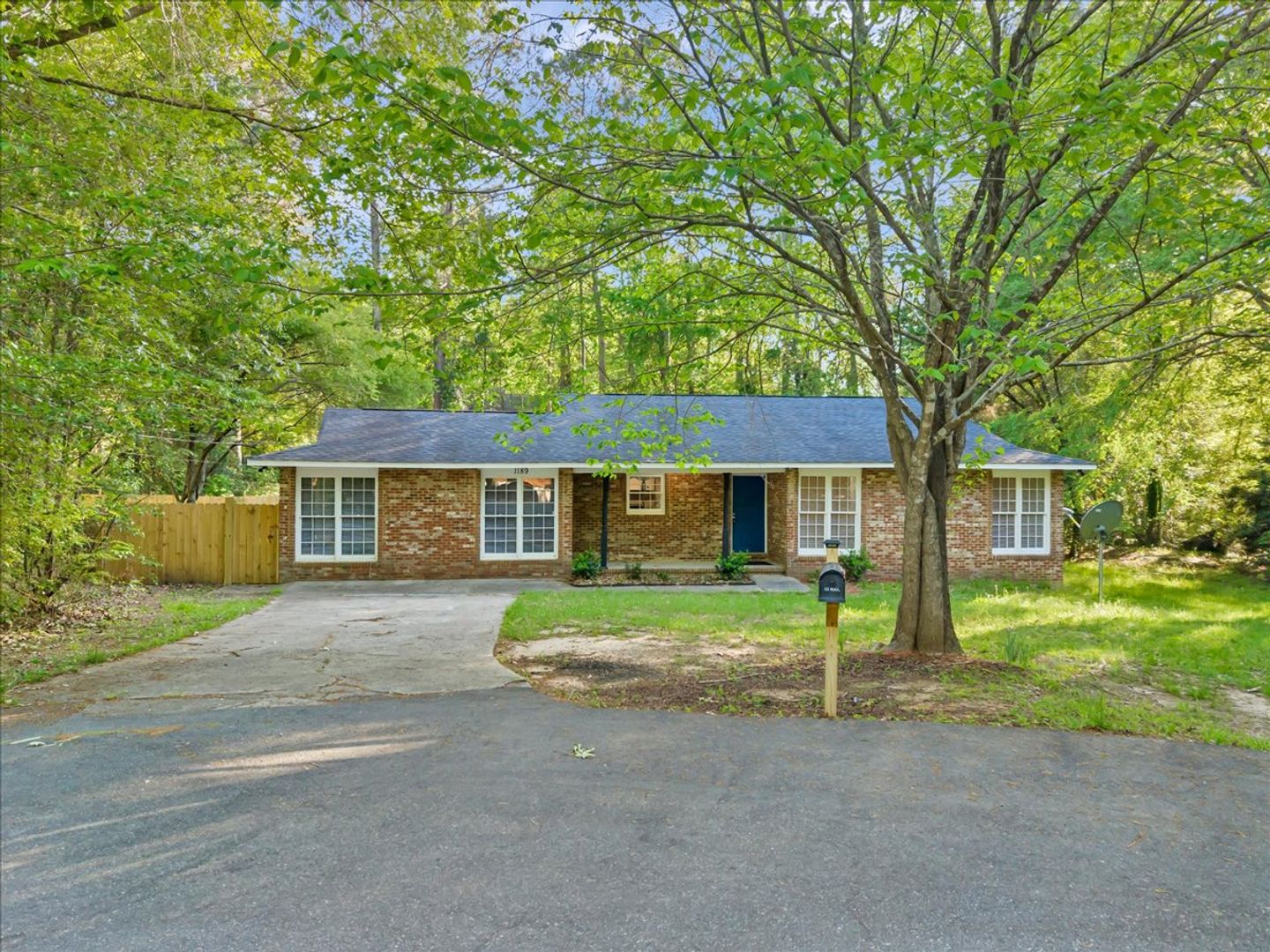 Macon House: 1189 Runnymede Lane