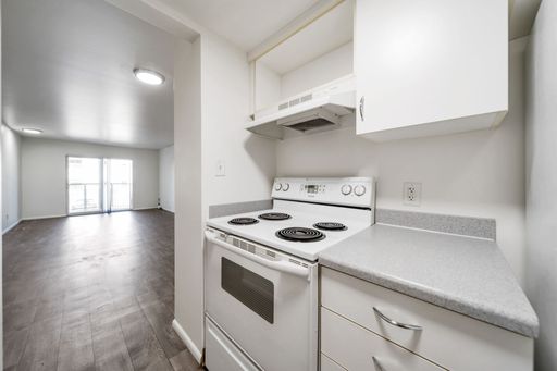 Sophisticated Apartment Living in the Heart of Salt Lake – photo 1
