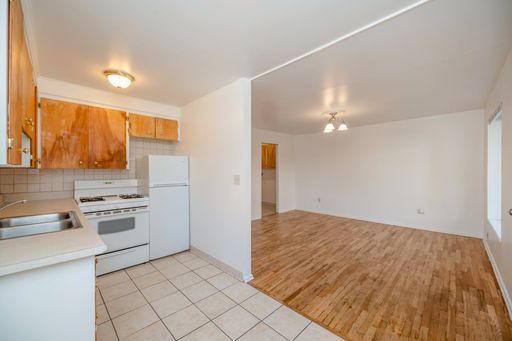 Desirable Salt Lake 1 Bedroom! – photo 1