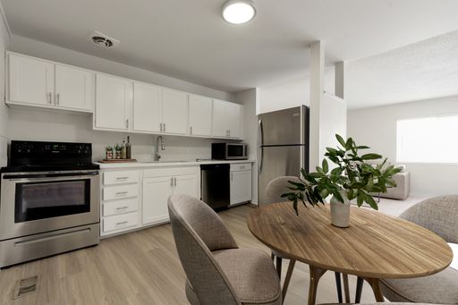 Leaves are falling, so is your rent- 4 weeks free