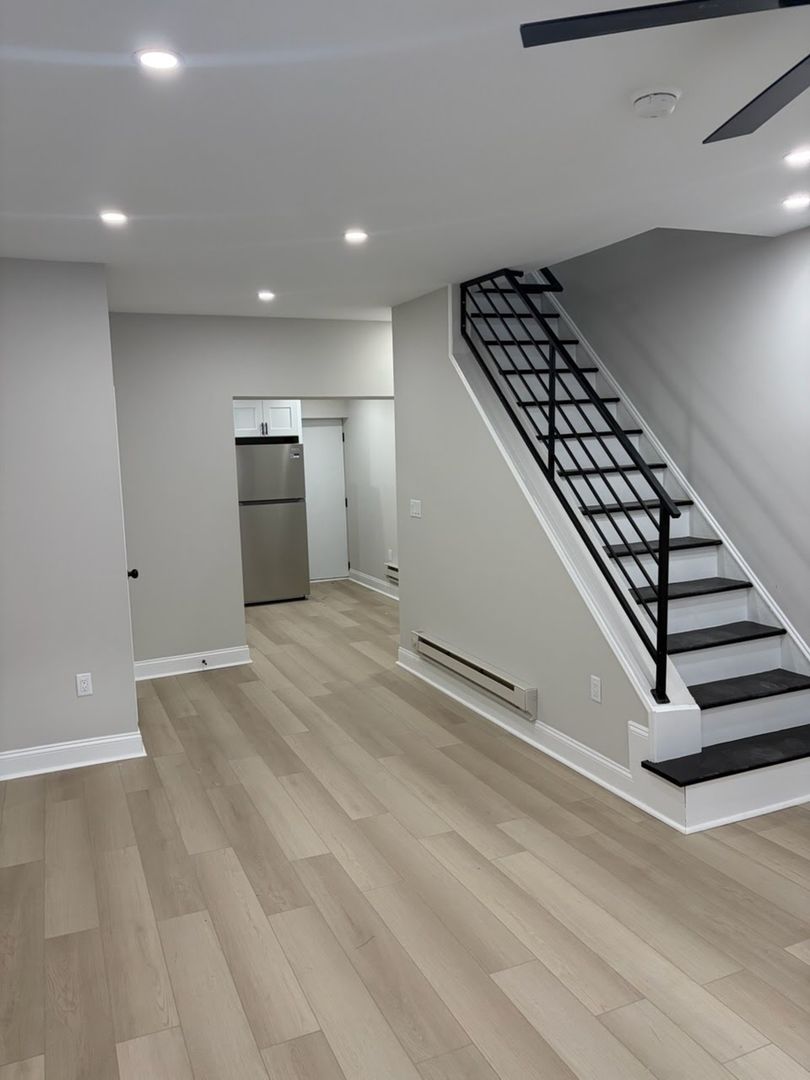 Philadelphia House: 1530 S Lecount St