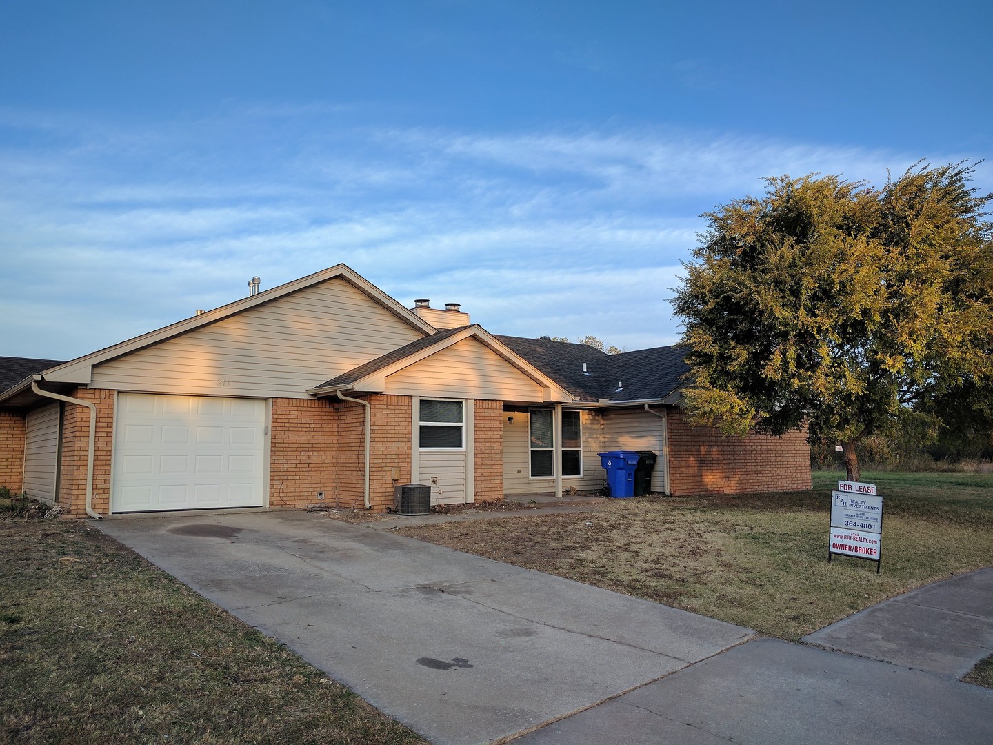 Norman Apartment: 211-213 Skylark Ct