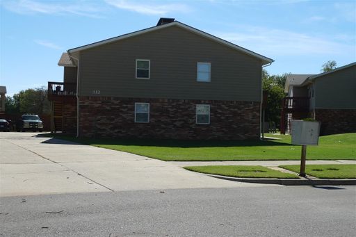 recently remodeled 2 bedroom 1 bath 4 plex – photo 1