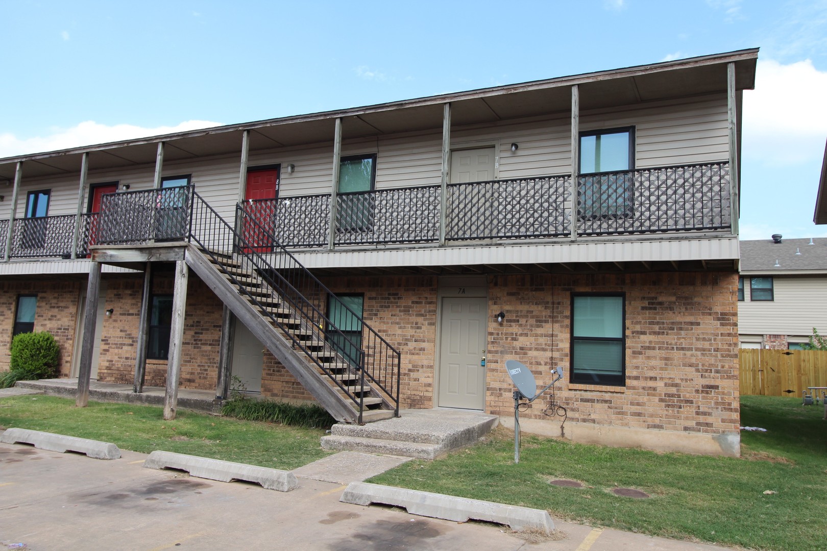 Norman Apartment: 1901 E Lindsey