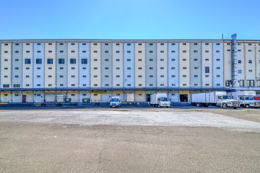 Large Flex Storage Space - Over 7,000 Square Feet – photo 1