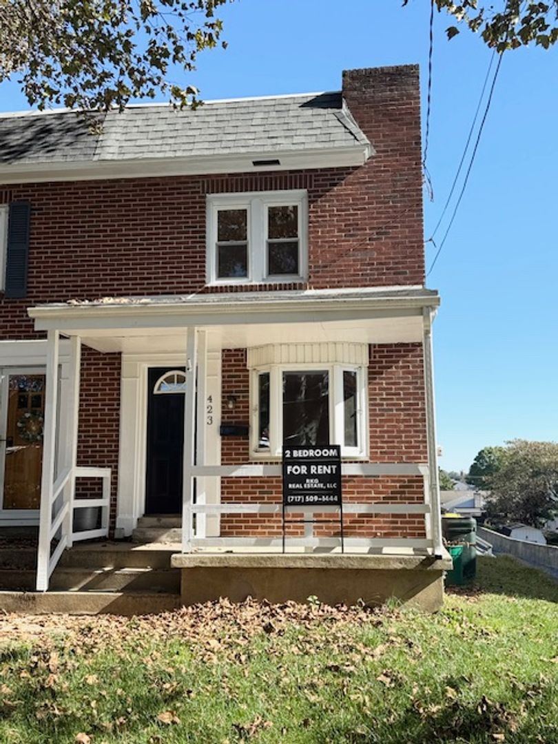 LANCASTER House: 423 PROSPECT ST