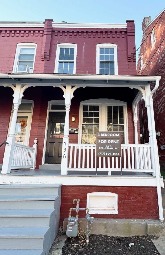 LANCASTER House: 736 E. MARION ST.