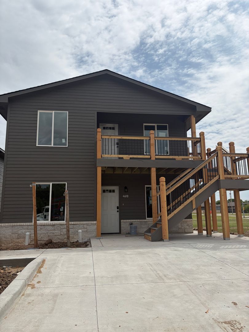 BEL AIRE Apartment: 4610-12 E 45TH ST N