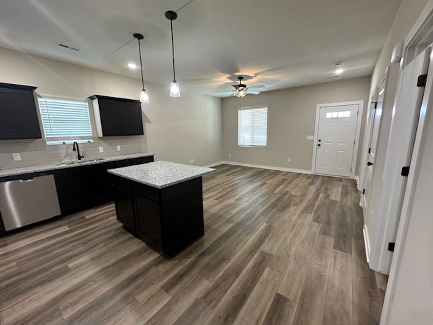 PARK CITY Multiplex: 5430-32 N GRAY DR