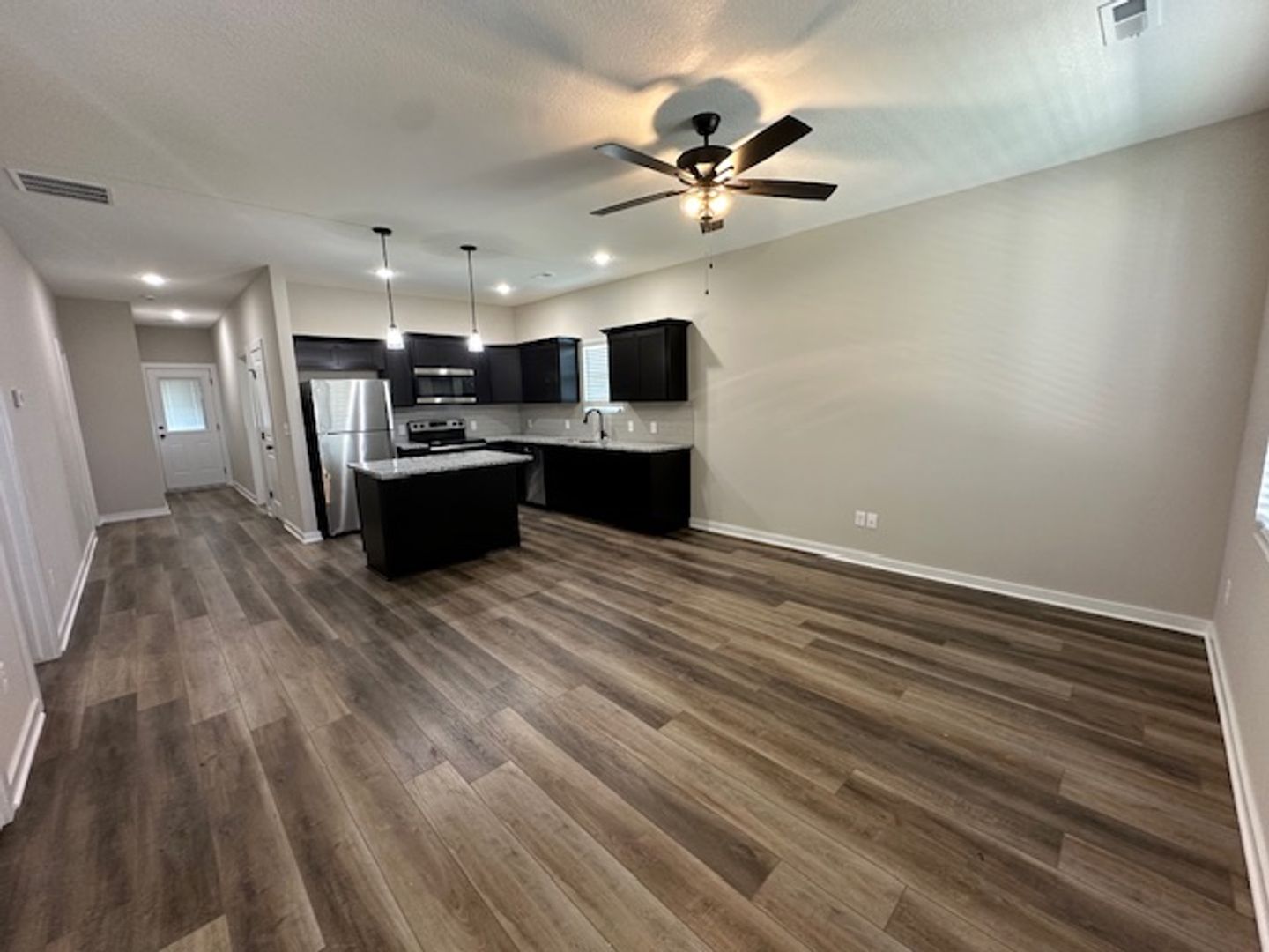 PARK CITY Multiplex: 5414-16 N GRAY DR