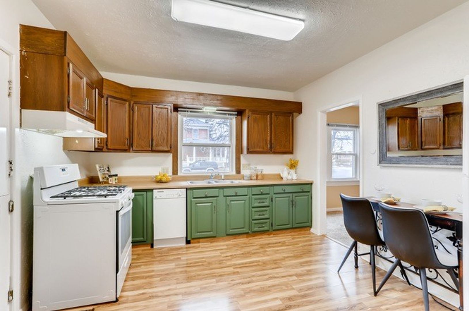 Boulder Apartment: 1904 Pine St.