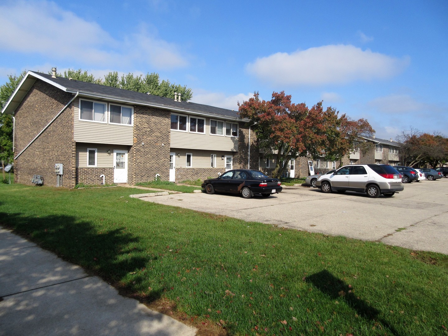 Janesville Apartment: 2713-2831 Woodlane Dr.