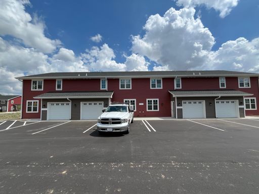 312 Woodcrest Ln - 2