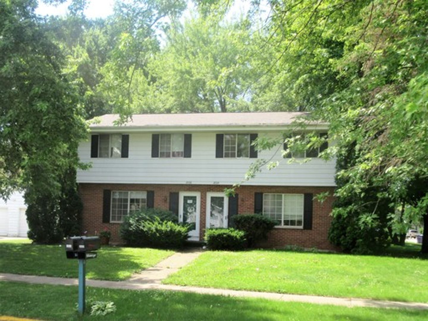 Janesville Apartment: 2604-2608 Plymouth Ave.