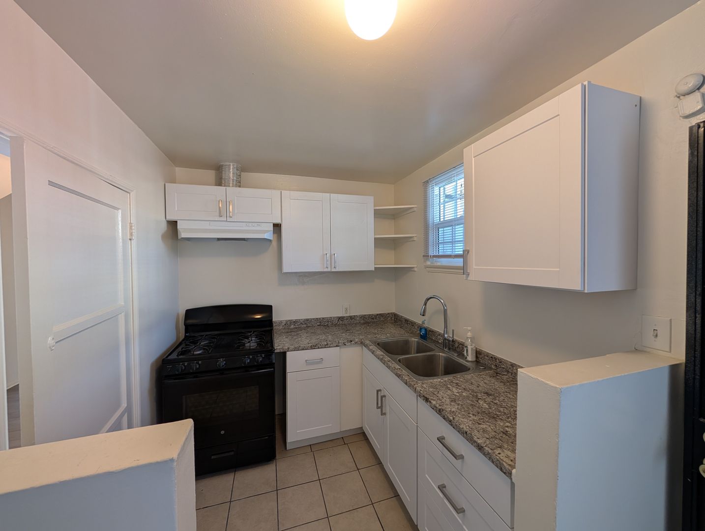 Los Angeles Apartment: 2783 W. 27th Street