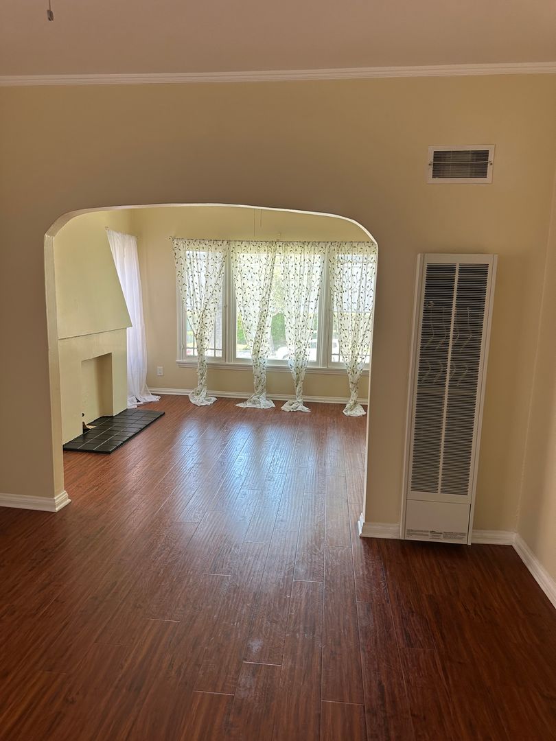 Pasadena Apartment: 1166 N Raymond Ave.