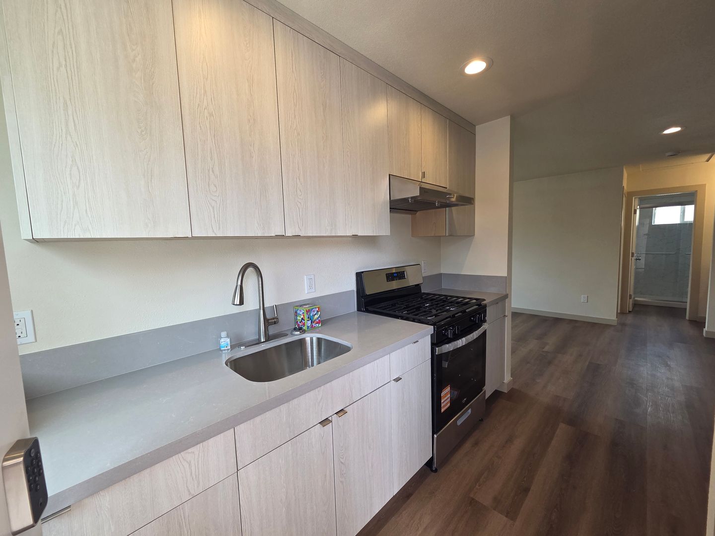Pomona Apartment: 1805 St James Place